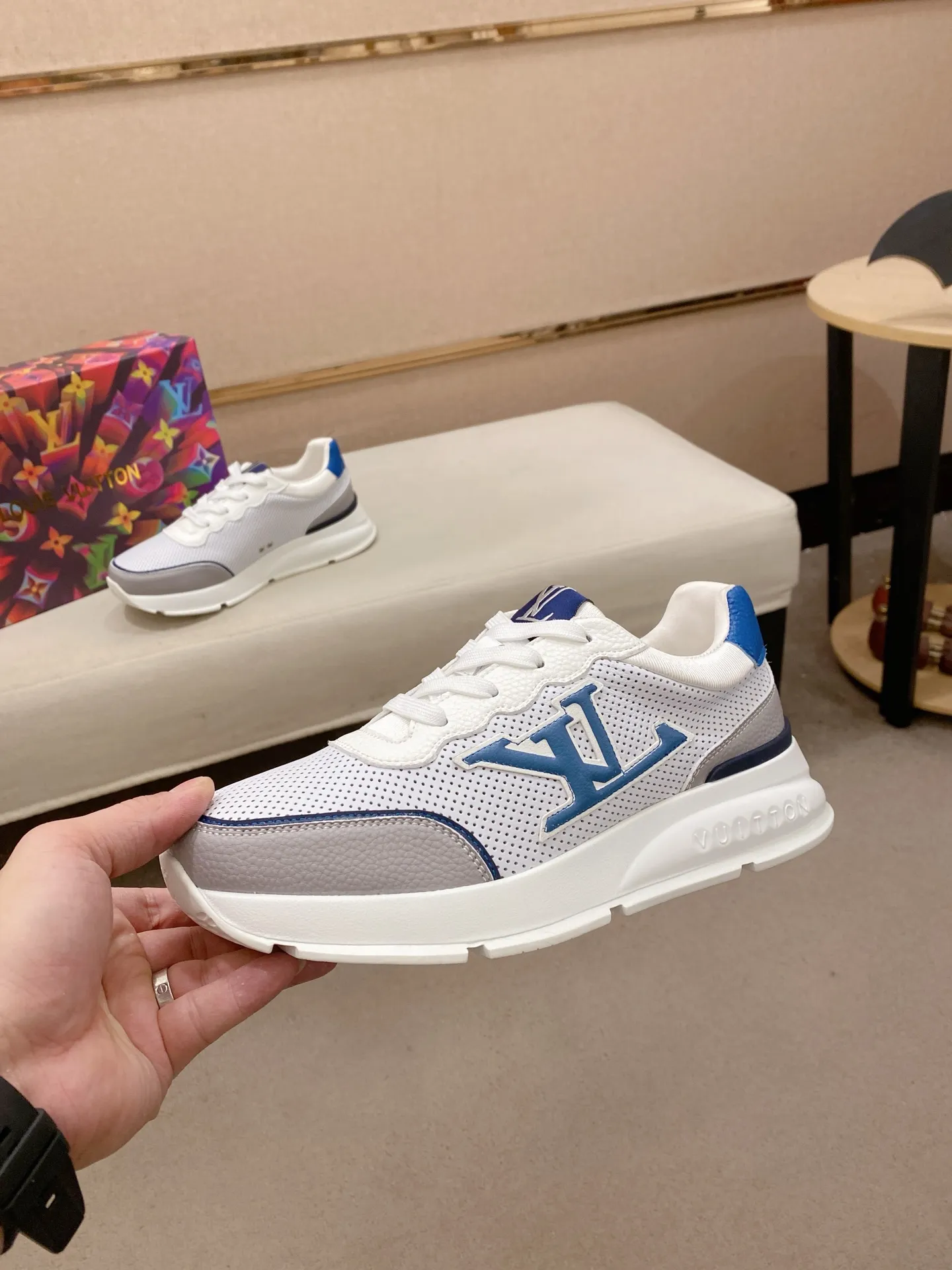 Men's shoes: 442💰🎉🎉LV~Louis Vuitton trendy men's shoes, new shipments, latest matching, the same style as the official website, super high quality, hot sales of the season [strong][strong][strong]Selected first-layer cowhide, comfortable sheepskin lining, original last, comfortable on the foot, wear-resistant rubber outsole, size: 38-44.